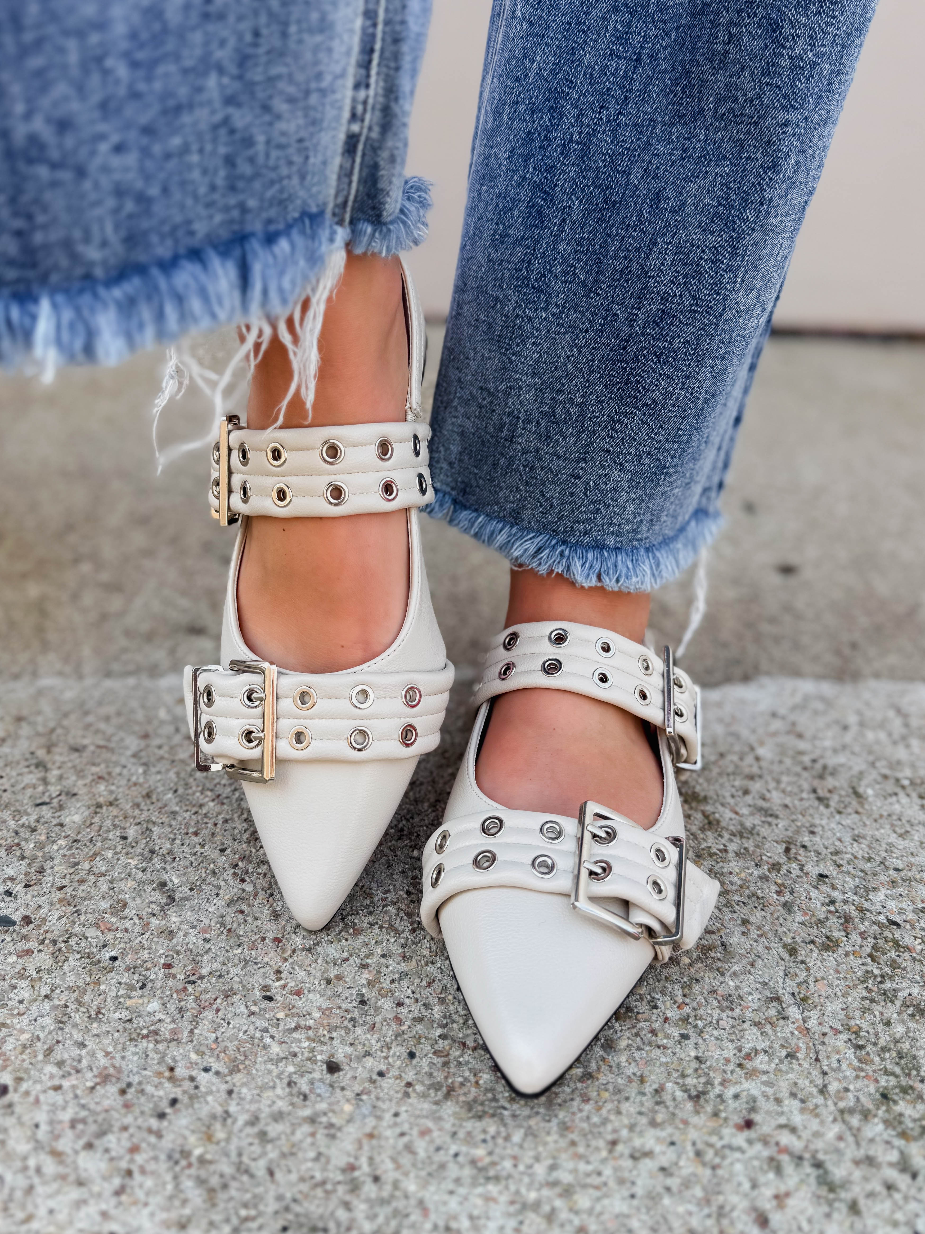 Corky's On The Prowl Flats-Ivory