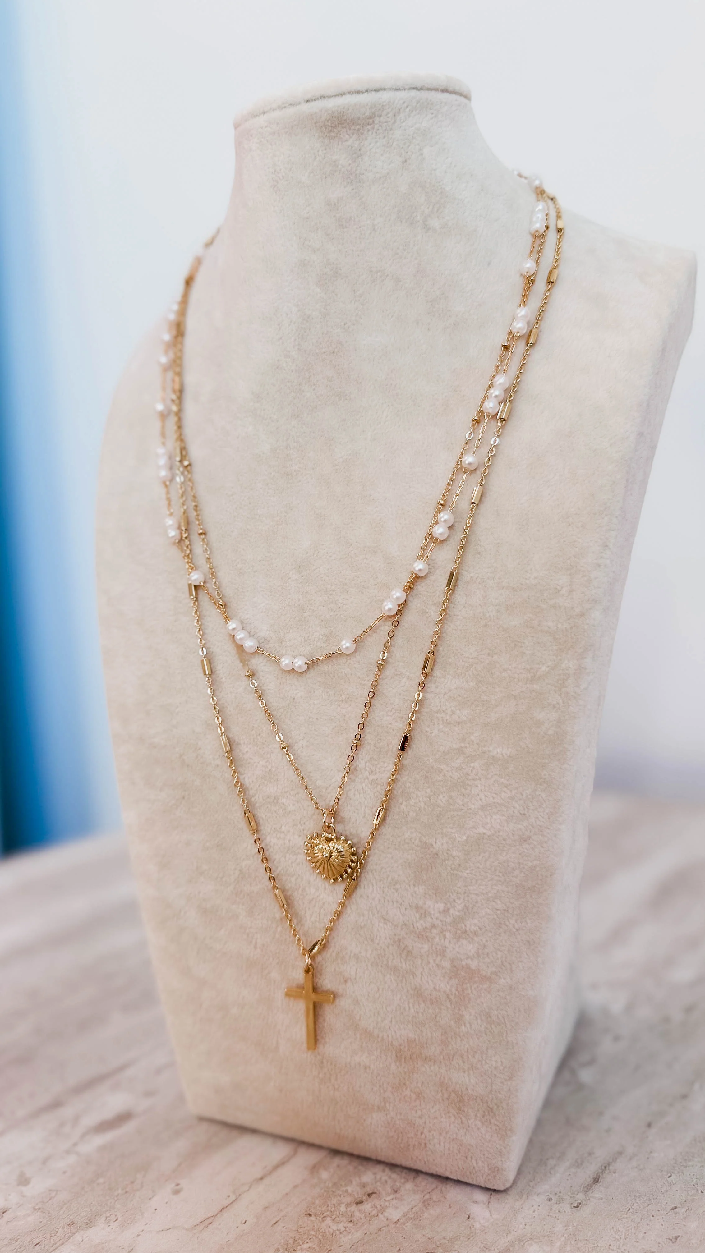 Faithful Love Gold Necklace - Image 4
