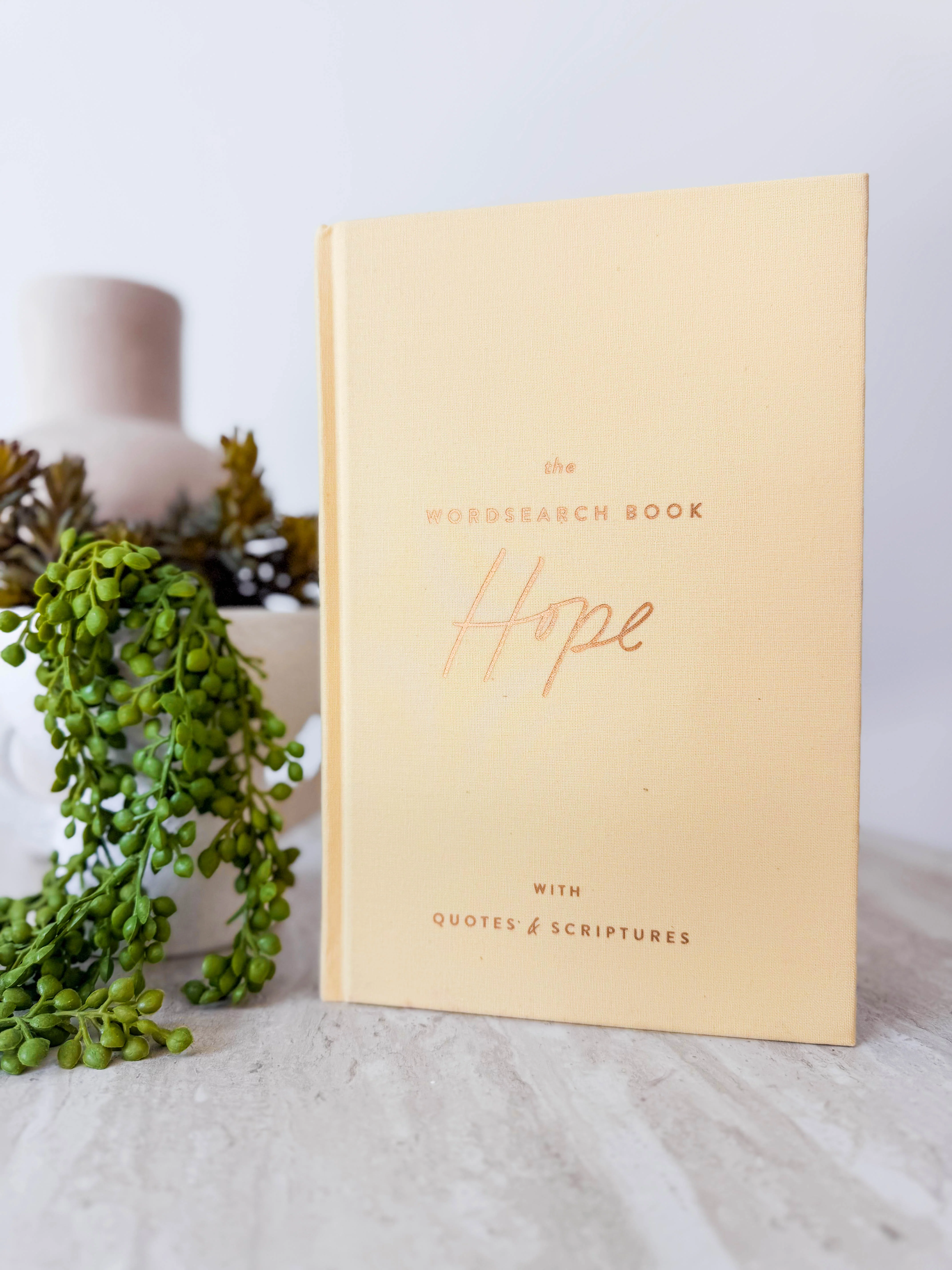 Margot + Co - The Wordsearch Book: Hope with Quotes & Scriptures