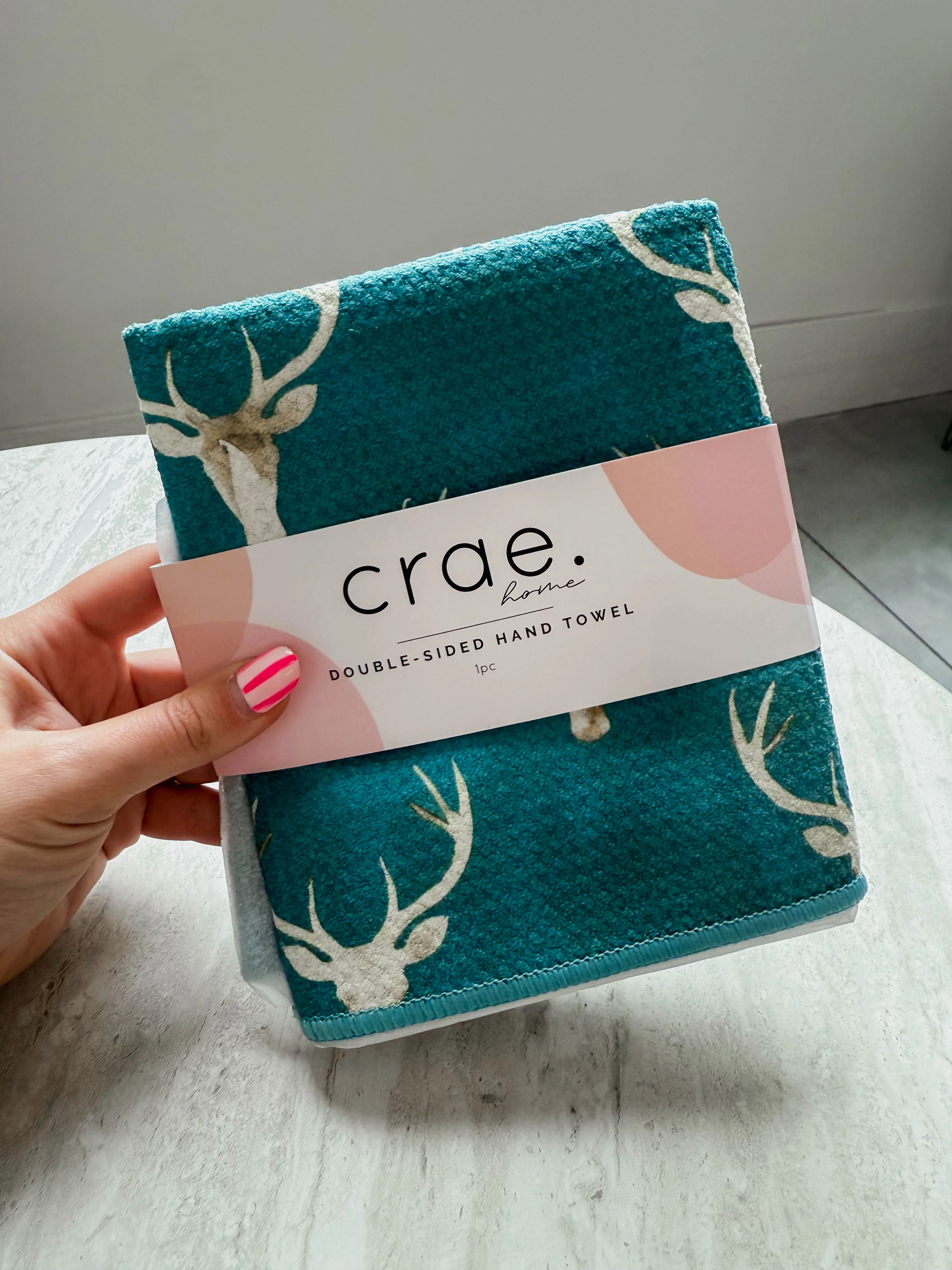 Mount: Double-Sided Hand Towel