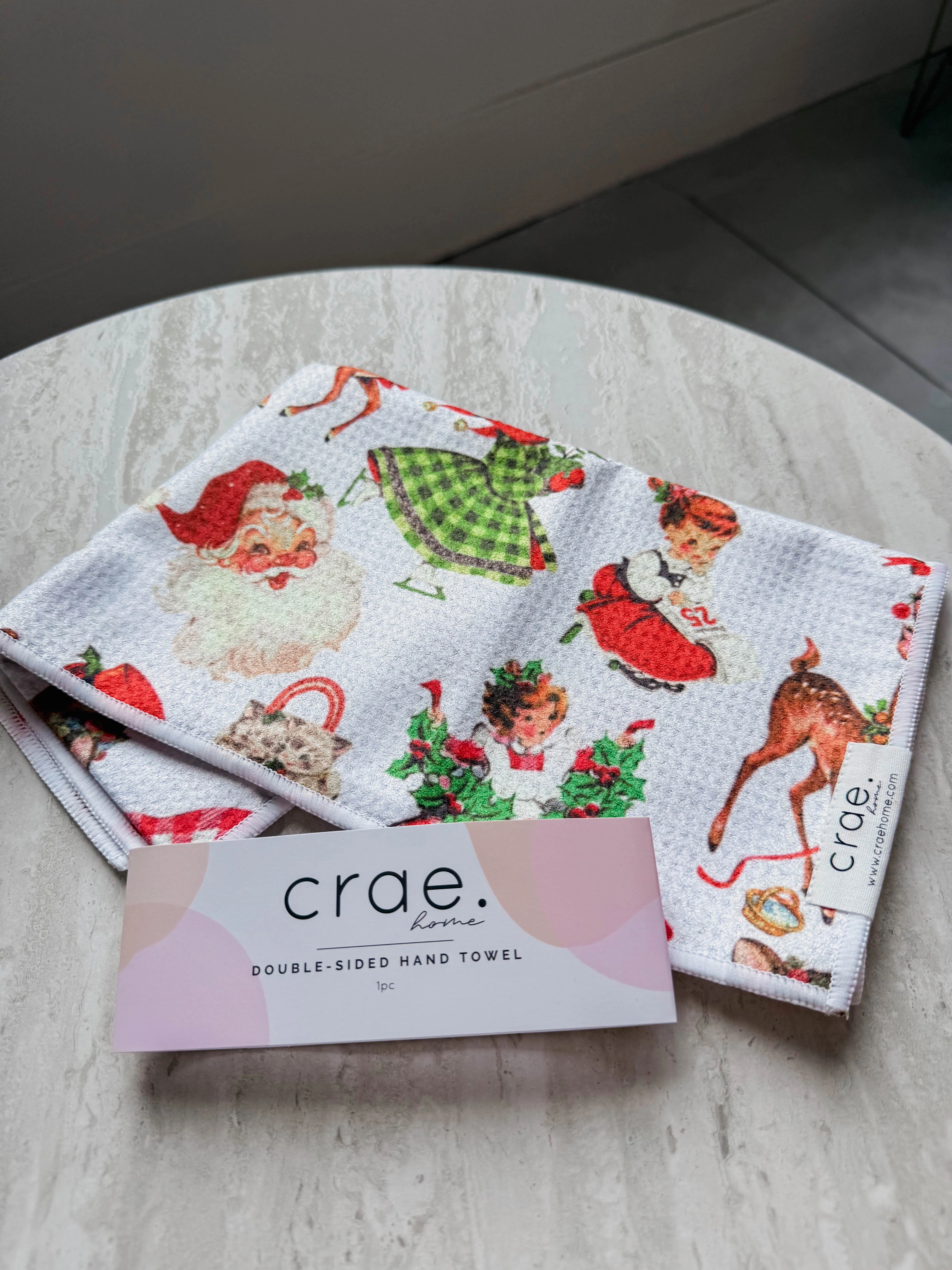 Nostalgic Christmas: Double-Sided Hand Towel - Image 3