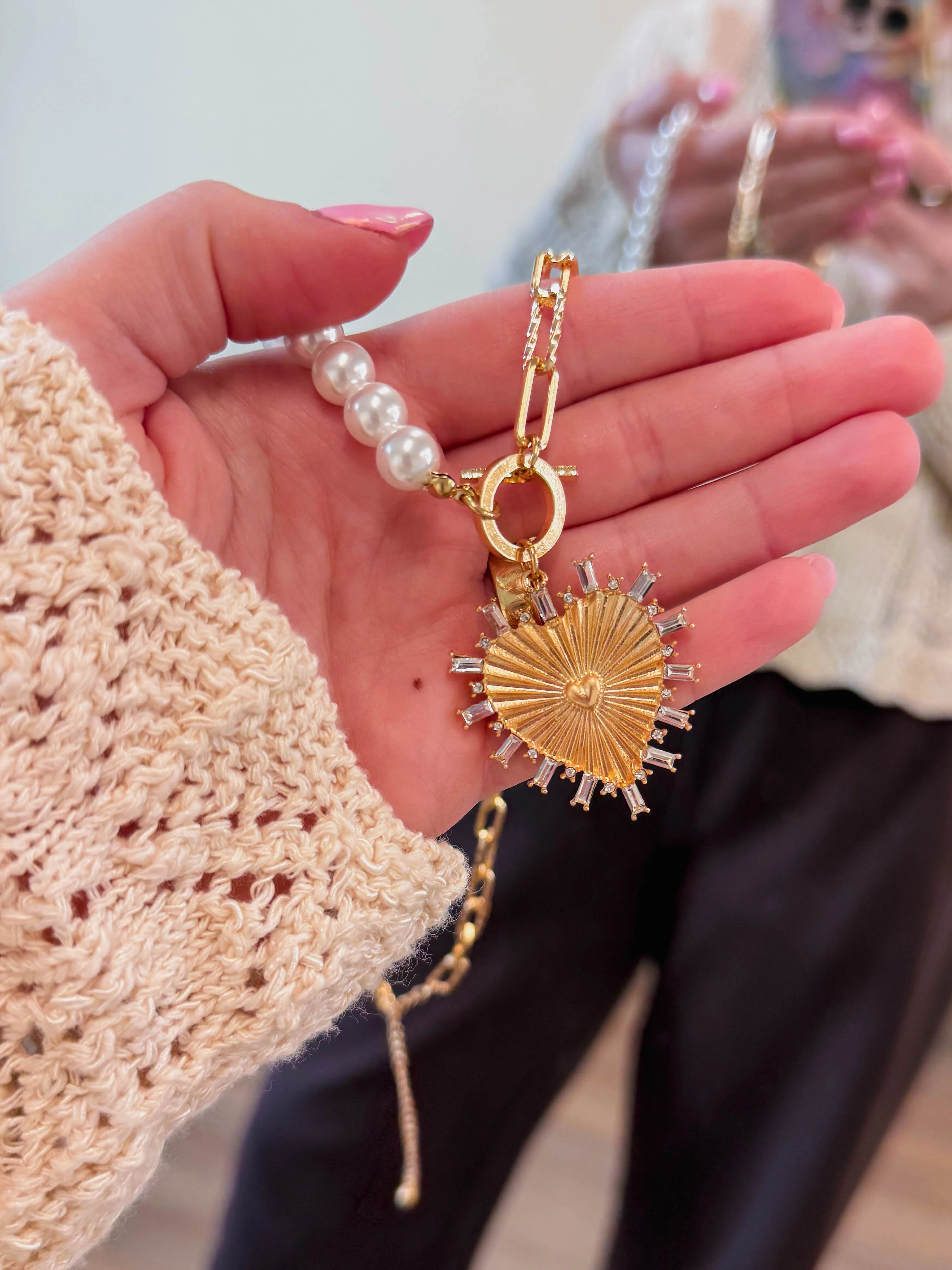 Pearl & Gold Rhinestone Studded Heart Charm Necklace - Image 4
