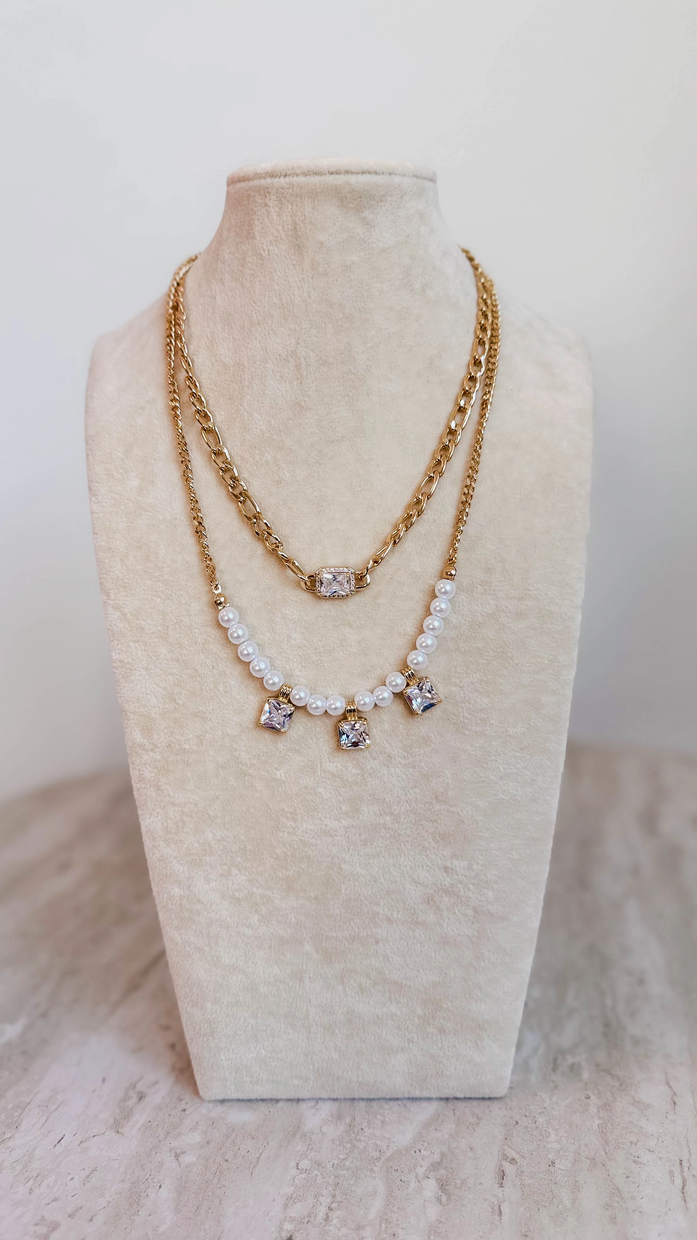 Pearl Link Layer Necklace - Image 5