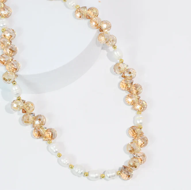 Sassy Sparkle Necklace-Peach
